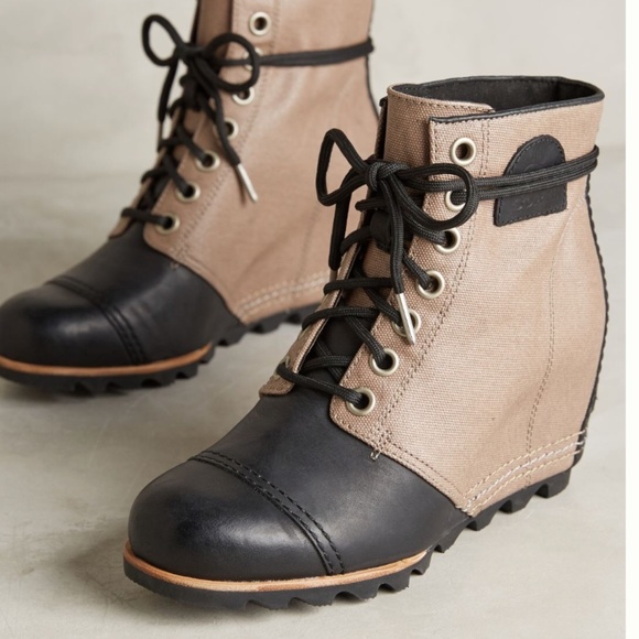 Sorel Shoes - Sorel Women's Size 7 PDX Wedge Boots Tan and Black
